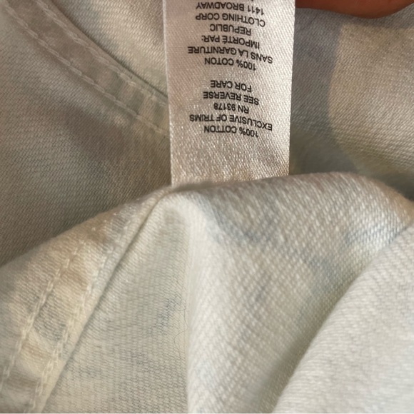 Elie Tahari Toile Cropped Denim Jacket - Size M - NWT - Picture 5 of 9